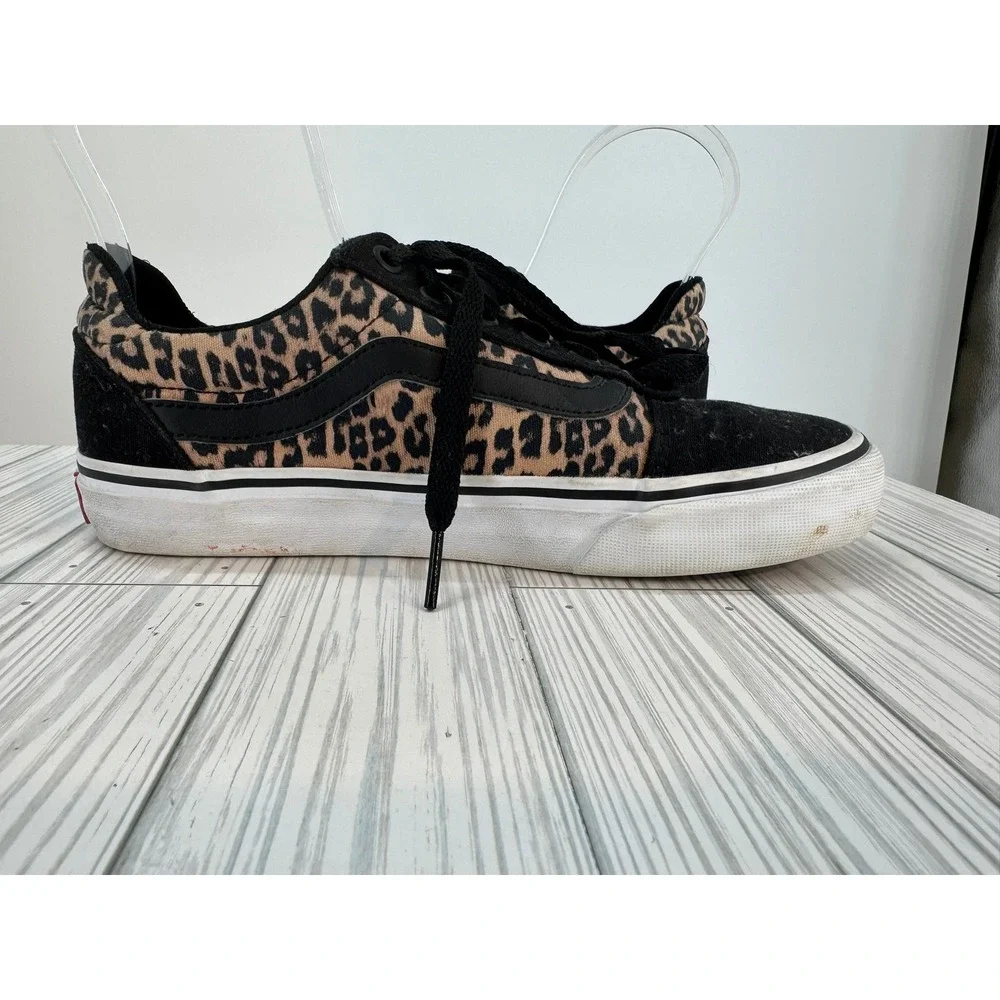 Vans Low‎ Top Black and Leopard Print Suede Skate Shoes Sneakers Women's 7.5